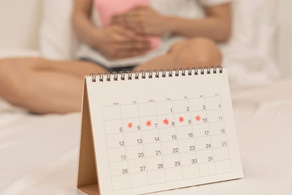 Có kinh nhiều lần trong tháng là bị gì? Có sao không?
