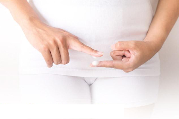 Ra dịch âm đạo bất thường – Nguyên nhân và cách xử lý hiệu quả