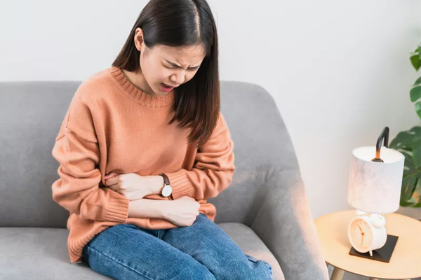 Đau vùng kín – Triệu chứng chị em chớ chủ quan xem nhẹ