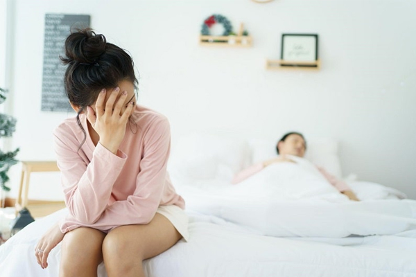 Quan hệ ra máu là do đâu? Có sao không?
