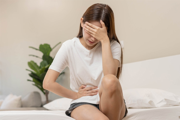 Ra máu sau khi quan hệ – Dấu hiệu nữ giới không nên xem nhẹ